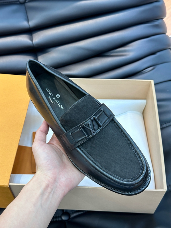 ルイヴィトン靴素材ディテール